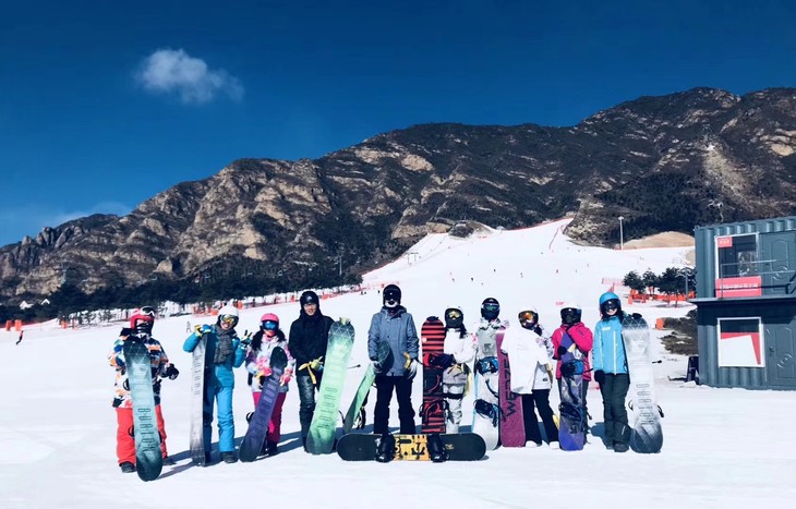 让2019年的阳光和荷尔蒙 保定涞源七山滑雪场 七山滑雪度假区位于北京