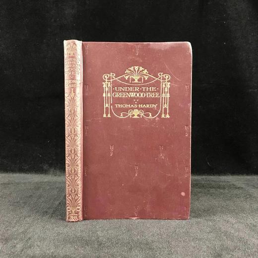 1921年 托马斯·哈代《绿荫下》 漆面精装36开 商品图0
