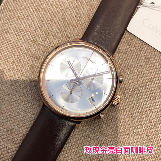 原单CK CalvinKlein 卡尔文·克莱恩
男士商务休闲腕表 此款承袭经典之雅致精髓，同时不复摩登之名 K8M276G6
表盘尺寸：43mm
机芯：原装瑞士石英机芯
       原厂配件组装 商品图1