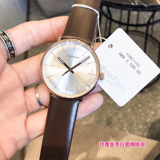 原单CK CalvinKlein 卡尔文·克莱恩
男士商务休闲腕表 此款承袭经典之雅致精髓，同时不复摩登之名 K8M216G6
表盘尺寸：40mm
机芯：原装瑞士石英机芯
       原厂配件组装 商品图2