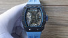 理查德·米勒RICHARD MILLE
RM53-01 这款腕表充满动感与活力。表壳由极为坚固抗震防损的TPT碳纤维加工制成，碳纤维独特的波纹光泽和犀利的表壳线条，更突显了这块腕表的运动风格；透过防眩 商品缩略图1