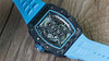 理查德·米勒RICHARD MILLE
RM53-01 这款腕表充满动感与活力。表壳由极为坚固抗震防损的TPT碳纤维加工制成，碳纤维独特的波纹光泽和犀利的表壳线条，更突显了这块腕表的运动风格；透过防眩 商品缩略图8