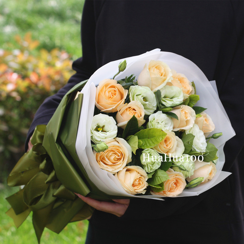 一心一意F款丨11朵香槟玫瑰加桔梗/束