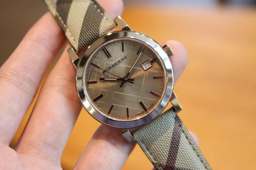 原单巴宝莉Burberry  Bu9040男士腕表表壳：316L精钢机芯：原装瑞士石英表带：进口牛皮表盘尺寸：41mm简约时尚四季百搭的英伦风情男士腕表限时特价💰650 商品图2