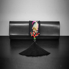 艺术家独立设计师何然 高级定制 刺绣牛皮 手工手拿包 女中式文艺