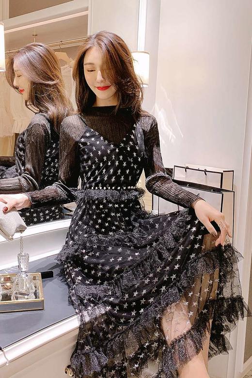 张心子心机套装冬装裙子2019春季新款烫金星星网纱吊带裙两件套女010726 商品图4