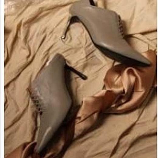 Artisanal Hepha Heeled Mules 商品图0