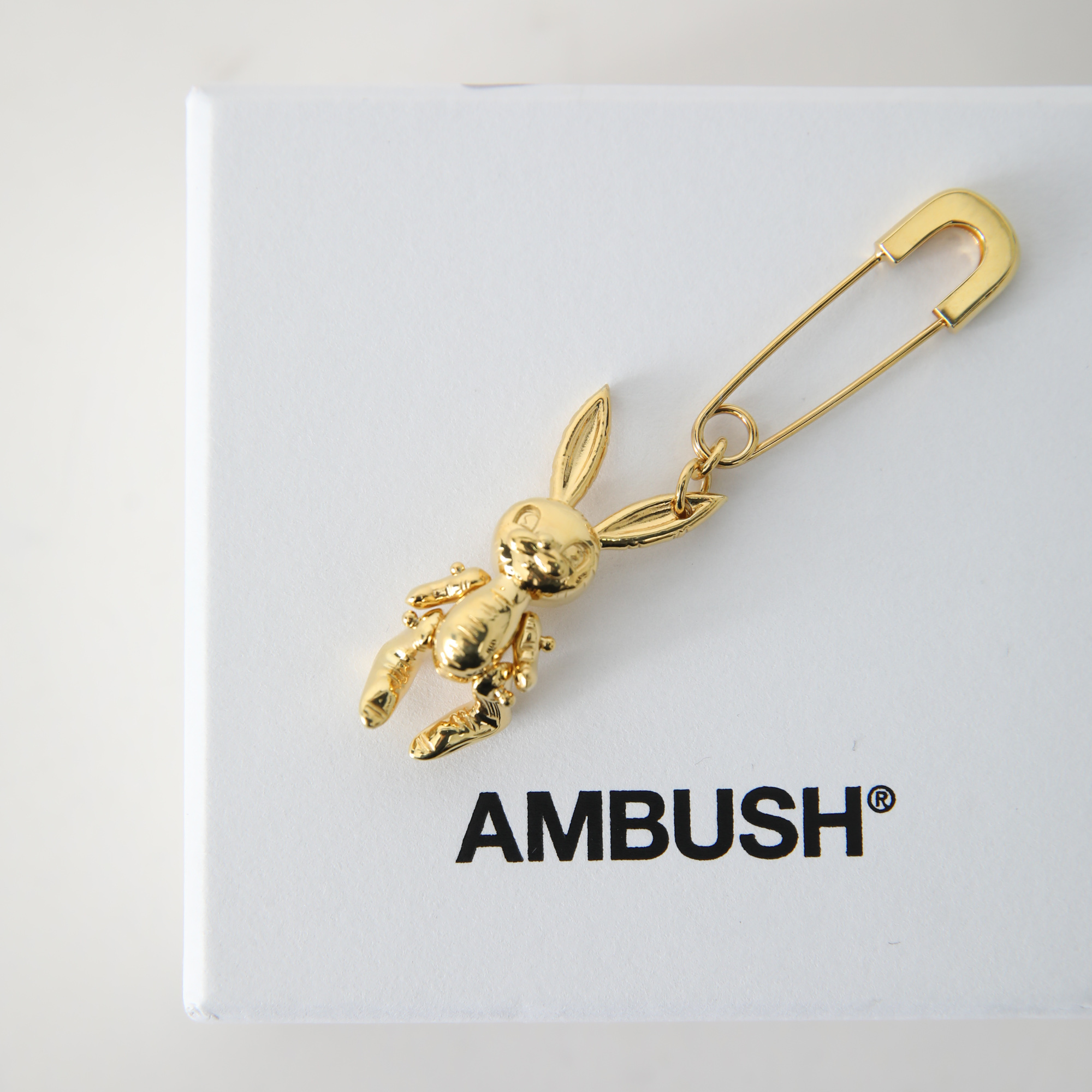 ambush 19春夏 兔子玩偶 别针式 耳环