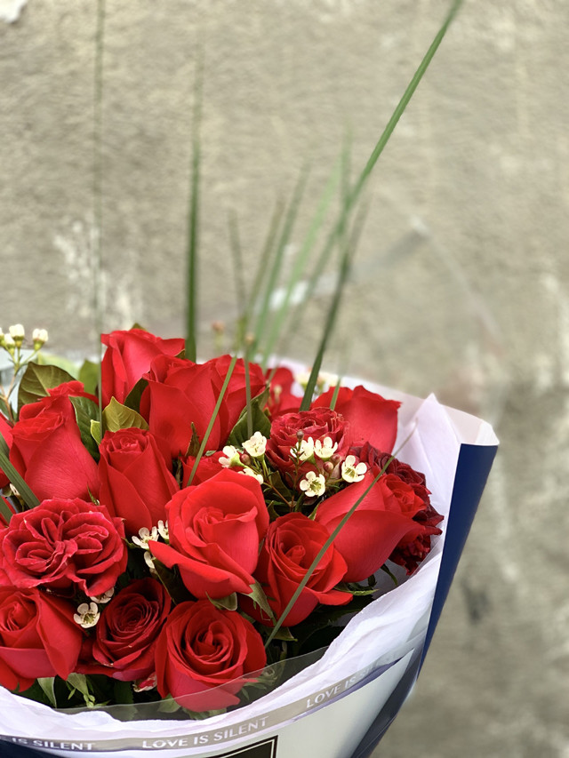 【19朵红玫瑰】鲜花花束