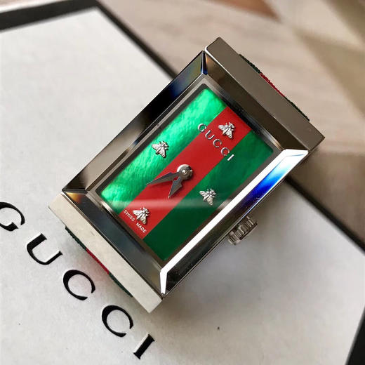 原单品质Gucci G-FRAME系列古驰女士腕表 原装瑞士石英机芯，精致贝母面饰以蜜蜂丁，三色表带，表盘尺寸：21mm*34mm，新款到货，全套专柜包装，支持专柜！ 商品图3