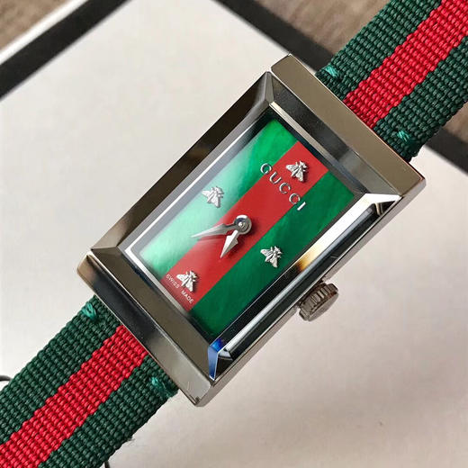 原单品质Gucci G-FRAME系列古驰女士腕表 原装瑞士石英机芯，精致贝母面饰以蜜蜂丁，三色表带，表盘尺寸：21mm*34mm，新款到货，全套专柜包装，支持专柜！ 商品图5