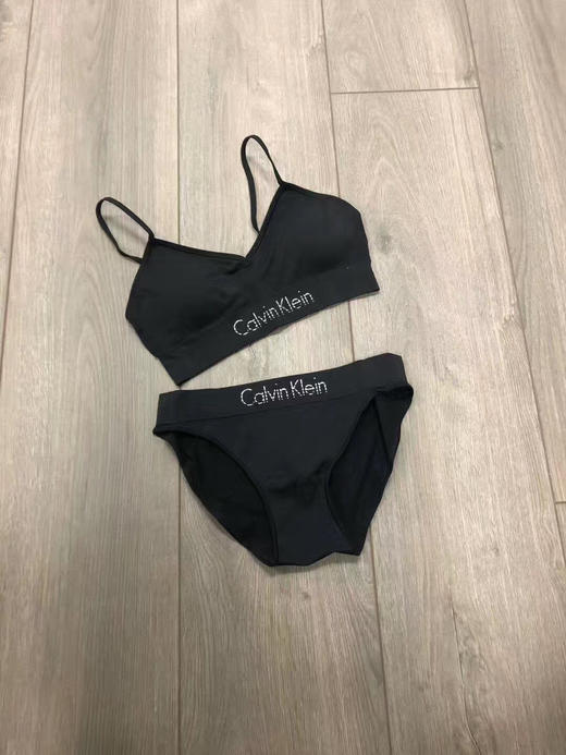 新款大白菜！CK女士无钢圈超舒适内衣套装 商品图2