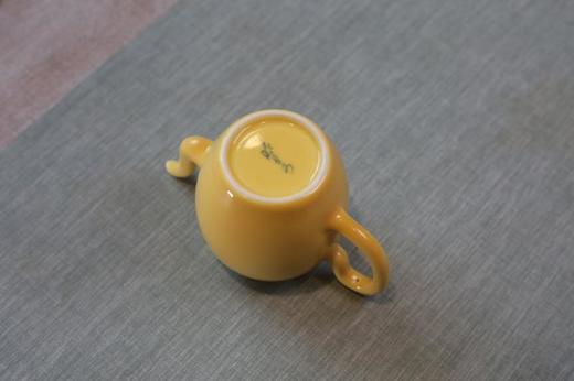 台湾大师 蔡晓芳 黄釉 美人肩壶 不带底座（口约4cm,高约9cm） 商品图2