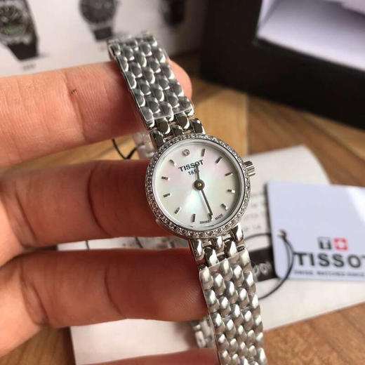 原单品质 TISSOT  天梭，T058乐爱系列，精致小巧女表，原装瑞士ETA石英机芯，全部原装配件组装，表径20mm，优雅知性，一表一号，三码一表。 商品图1