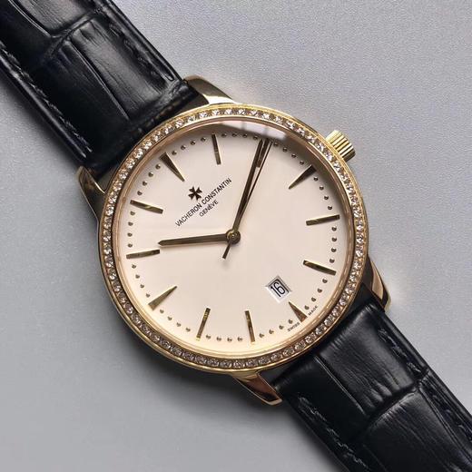     江诗丹顿 传承系列Vacheron Constantin，机械腕表 直径40毫米，三针日历显示超薄男表，316L精钢表壳，搭配进口超薄9015自动机械机芯 商品图0