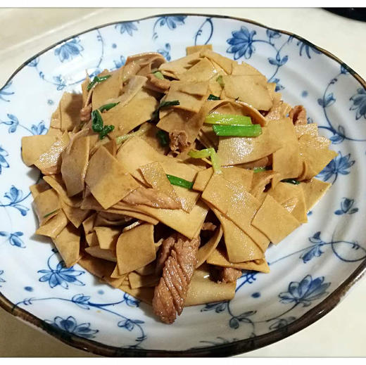 安徽 素鸡6根/豆干6袋/千张6袋/泉水豆干2袋（350g/袋）+千张2袋（3张/袋）+素鸡2根（200g/根） 天然泉水磨豆 精选优质黄豆 传统工艺保证了纯粹的豆香和口感 商品图1