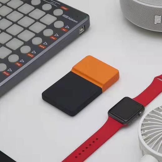 「粘贴式无线充电宝」Libtech BricksPower 移动电源便携吸附充电宝 商品图3
