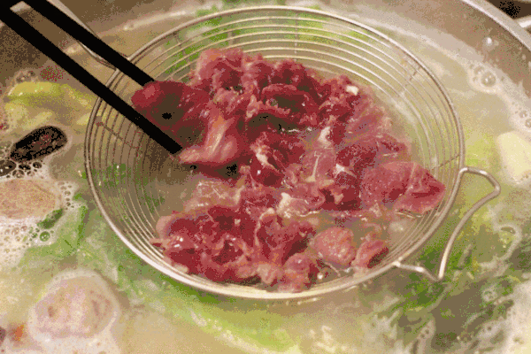 【高新】牛肉控看过来~仅98元抢虾客食代原价238元的新鲜牛肉火锅套餐