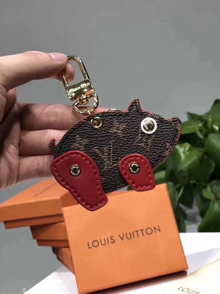 lv纪念款小猪猪挂件要不要来一只?简直萌到家了!好看还带点小个性