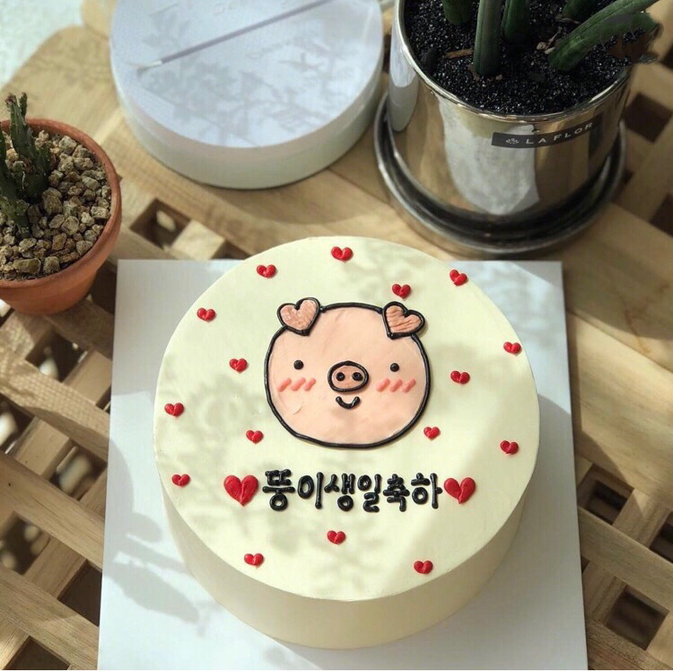 【爱心小猪】绘画卡通蛋糕动物奶油水果夹心蛋糕