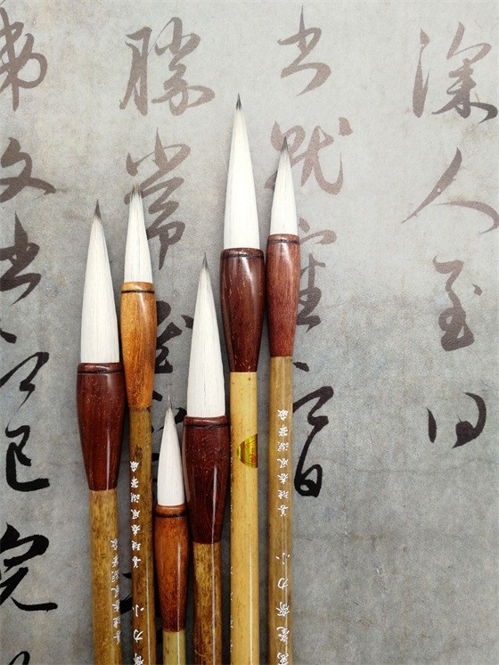 由湖笔大师亲制 系国家非物质文化遗产制作技艺.