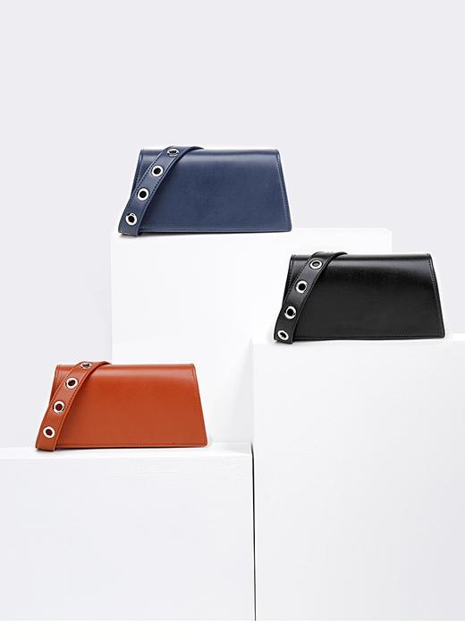 【授权产品】Charles&Keith小ck2-20670696梯形包宽肩带小号翻盖斜背包 商品图1