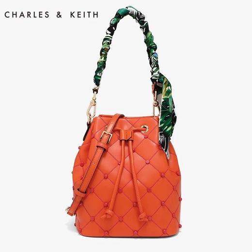 【授权产品】Charles&Keith单肩水桶包小CK2-20780564优雅丝带格纹抽带斜挎女包 商品图0