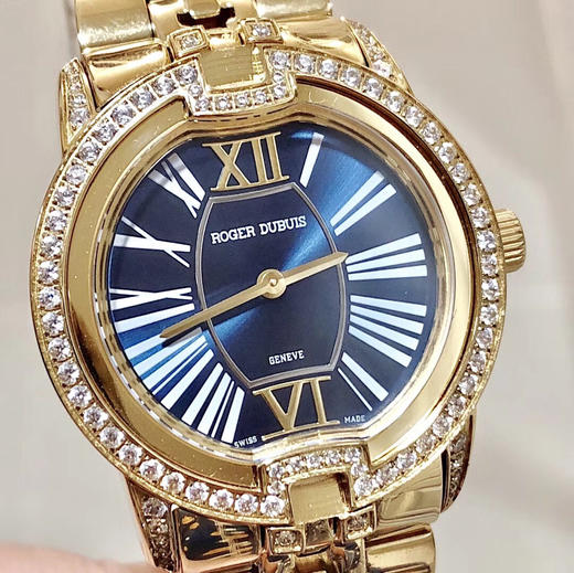 罗杰杜彼名伶系列以独树一格的设计，与众不同的两针半风格吸引着腕表爱好者的目光，尊崇传统制表工艺，同时因为鲜明张扬的性格而成为高级制表领域的新鲜血液 商品图3