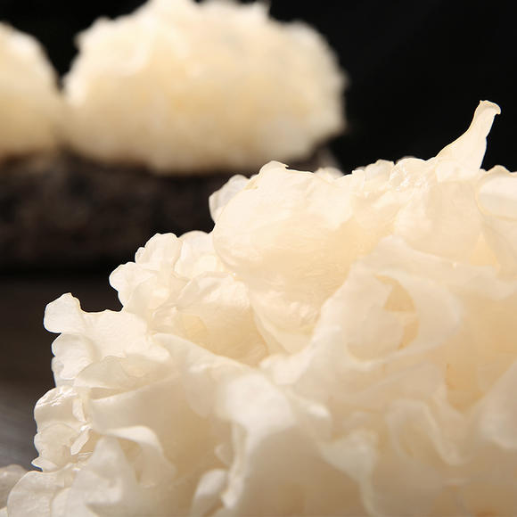 魏县鲜活美食雪耳俘虏软糯香滑爽口口感丰富胶质银耳的282图片