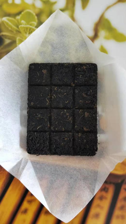 【茶馆茶叶】珍稀北方小黑茶饼36g丨茶汤透亮洁浄 叶底乌黑的程度与30年以上的熟普相当 商品图1