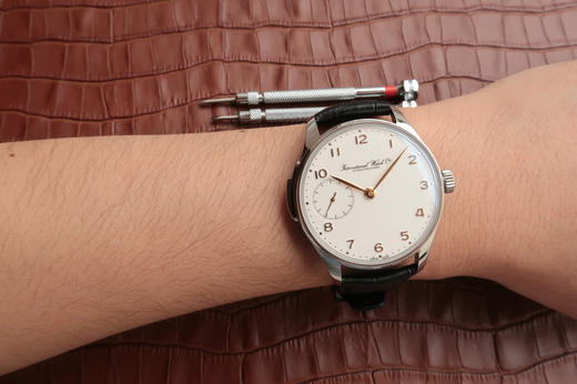 万国葡萄牙IW524204男表，银白刻度/金色刻度。原版开模Cal.95290手动上链机械机芯表径：43毫米，表壳厚度：12.3毫米。牛皮表带。透底 商品图7