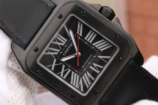 V6卡地亚山度士(桑托莫)WSSA0006 。长宽厚:51.1 x 41.3x10毫米,纯进口9015自动机械机芯 表壳材质：多重PVD精钢 表盘材质：剑形夜光精钢 商品图4