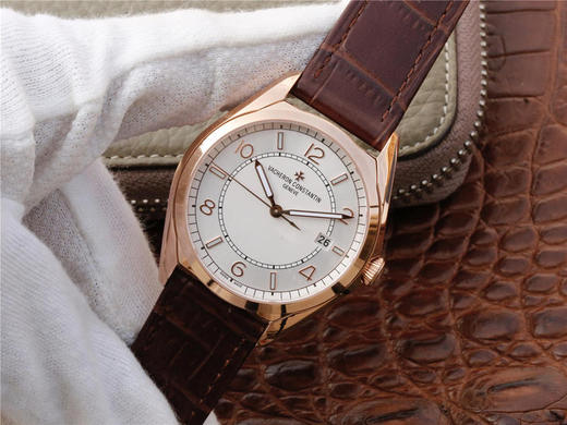 TW江诗丹顿伍陆之型系列 儒雅和古典的结合 商务百搭 独具魅力 表径：官方1：1(40毫米＊0.96毫米 )机芯：日本进口机械机芯〈9015〉 商品图2
