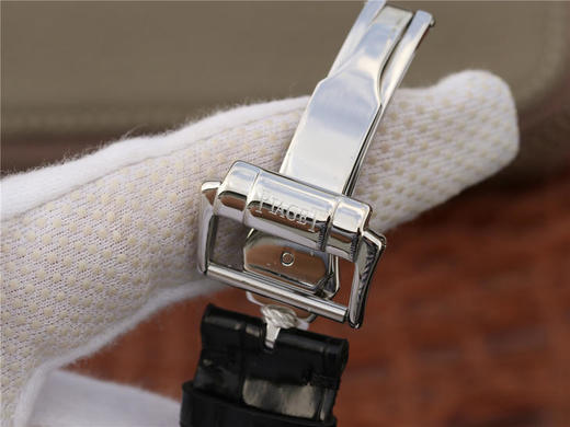 TW伯爵完美出品【复刻典范 传承经典】 TW出品，伯爵BLACK -TIE系列GOA32016腕表隆重上市。男士腕表，皮表带，自动机械机芯，透底 商品图4