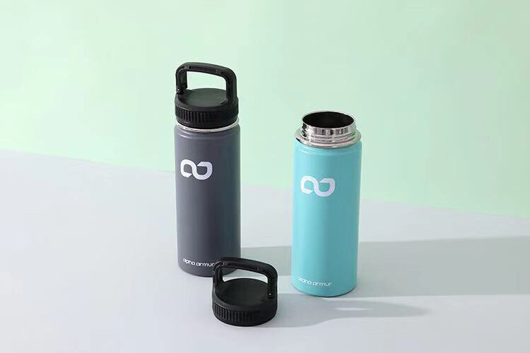Alpha armur 304不锈钢运动水壶水杯。500毫升可以挂包上