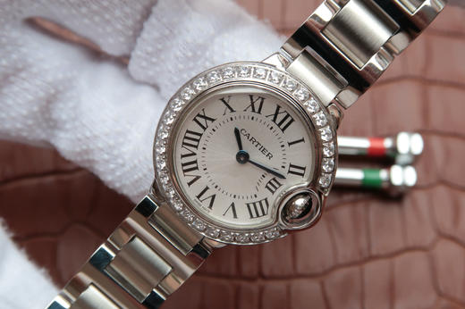 3A卡地亚蓝气球WE9003z3，原装瑞士Cal.057石英机芯表径：28.5毫米，表壳厚度：9.35毫米，表镜材质：蓝宝石水晶玻璃，背透：密底 商品图3