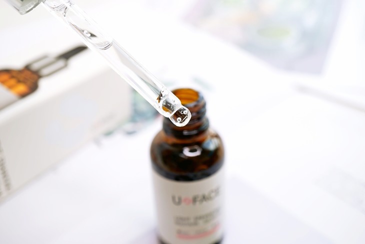 烟酰胺 泛醇 玻尿酸!优斐斯亮妍修护精华液30ml