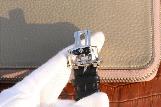 百达翡丽运动系列鹦鹉螺5712（代号：霸道总裁）功能同正品（10字位动能显示 7字位日历和月相 4字位小秒针），和原装一样的带水平压纹图 商品图6