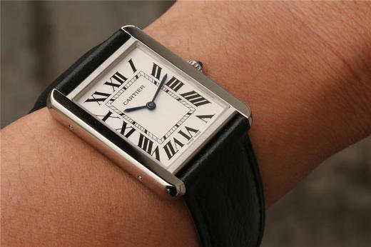 k11卡地亚TANK坦克系列WSTA0028石英款式女表，有小号31X24mm和大号33X27mm,ding级完美复刻，细节打磨，指针颜色，把头弧度，原厂 商品图14