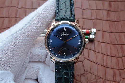 FK格拉苏蒂原创。 型号：1-39-52-06-02-04。进口9015改原装cal.39自动机械机芯，系列：20世纪复古cal.39自动机械,39毫米直径，男士手表 商品图1