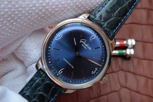 FK格拉苏蒂原创。 型号：1-39-52-06-02-04。进口9015改原装cal.39自动机械机芯，系列：20世纪复古cal.39自动机械,39毫米直径，男士手表 商品图3