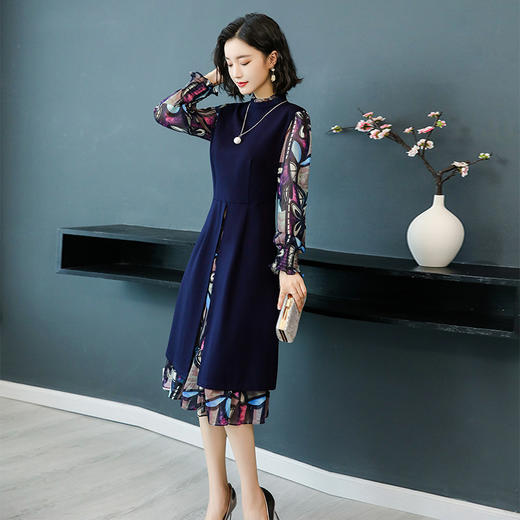 HZN-2019新款女装长袖修身淑女假两件印花连衣裙TZW 商品图3