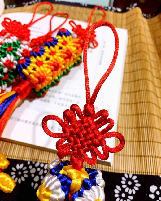 格桑花金刚结 中国结 车饰 金刚结 装饰绳结 藏式绳结 颜色随机发货 长约30cm 商品图3