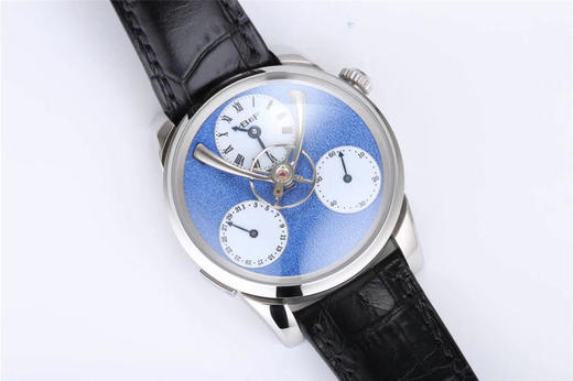 MB&F悬浮摆轮中央飞轮全自动上链机芯，摆频18000vph。 商品图4