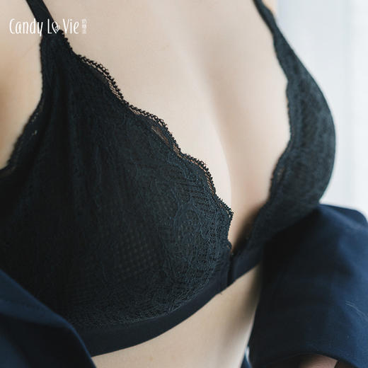 奶糖派兔耳朵美背前扣蕾丝三角杯 商品图3