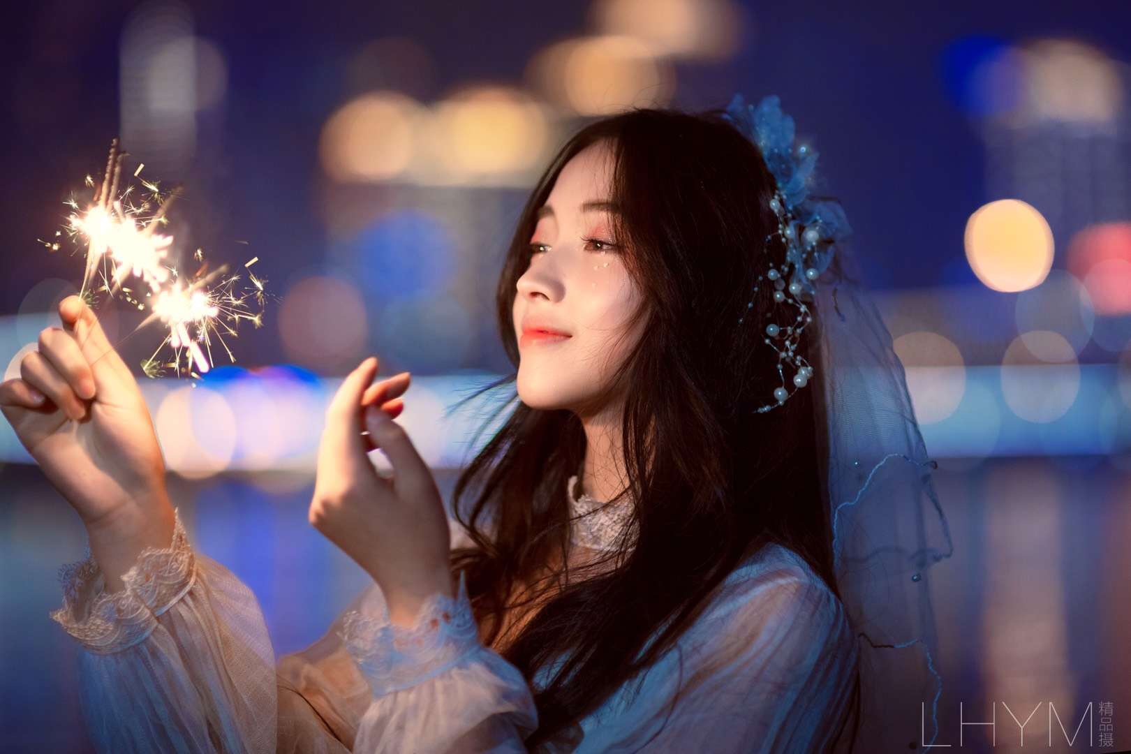 城市夜景人像写真拍摄（含妆面服装造型）