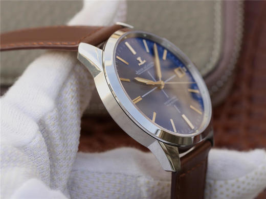 积家Jaeger-LeCoultre推出Geophysic True Second地球物理天文台系列真秒腕表，772型自动上链机芯（0维修高品质）。 商品图1