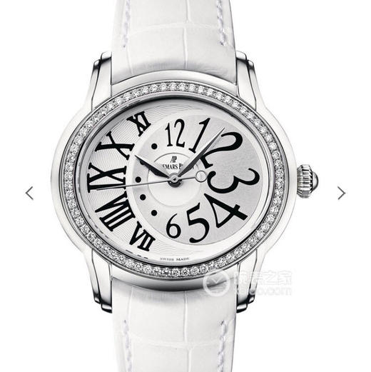 爱彼千禧系列77303BC款女士腕表华丽上线，一款上手满满设计感耐看型手表。皮表带，自动机械机芯，透底。 商品图0