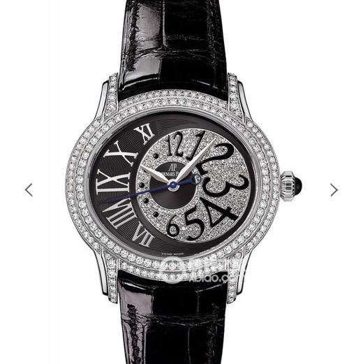 爱彼千禧系列77303BC款女士腕表华丽上线，一款上手满满设计感耐看型手表。皮表带，自动机械机芯，透底。 商品图0