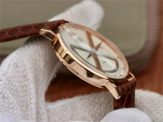 FK尊皇“六分仪”——惊艳的天马行空之作来自伟大的杰罗尊达先生，他是近世纪制表界的泰山北斗，也是鹦鹉螺、皇家橡树、纵横四海、星座 商品图4